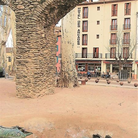 Hotel Des Arcades Céret Екстериор снимка